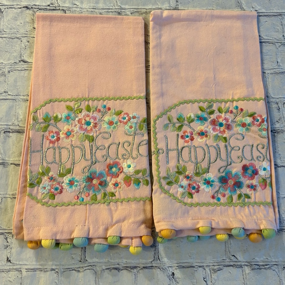 ARTISTIC ACCENTS PEACH/PINK/GREEN 100% COTTON HAPPY EASTER (2) TOWELS WITH POMS